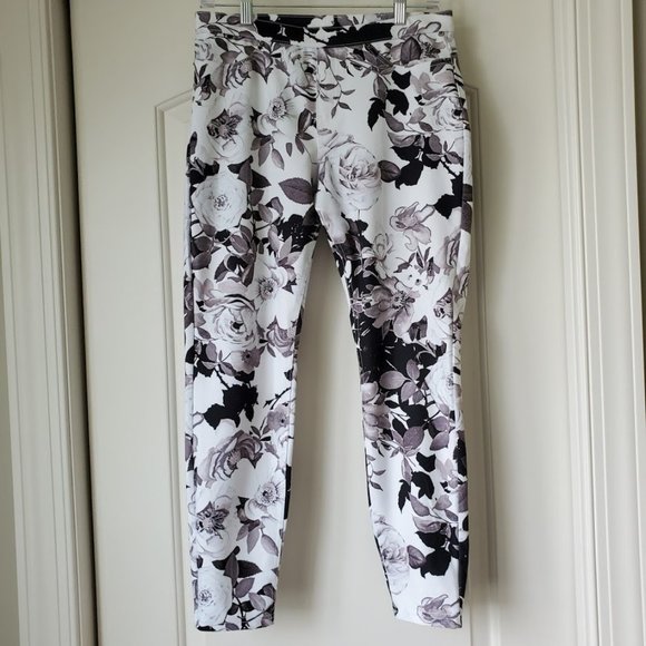 HUE Pants - HUE Floral Luster Twill Skimmer Jeggings M